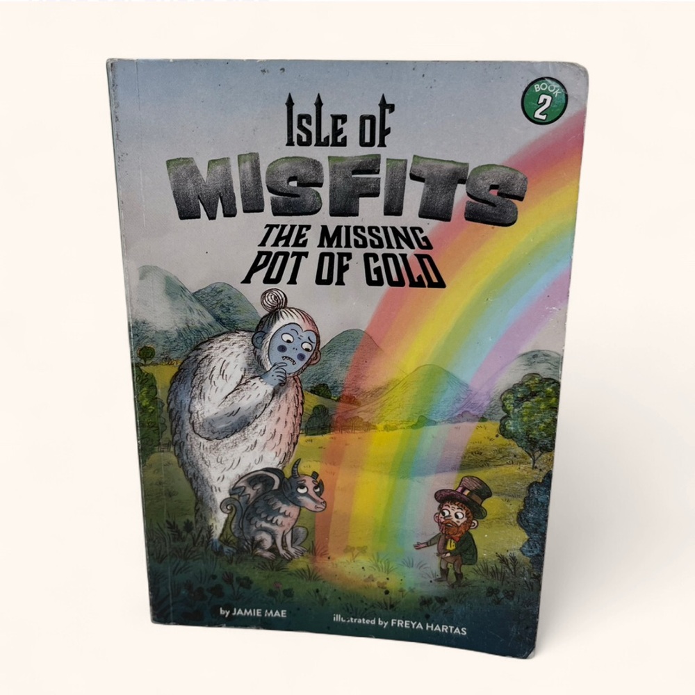 Isle of Misfits The Missing Pot of Gold Jamie Mae Chapter picture Book